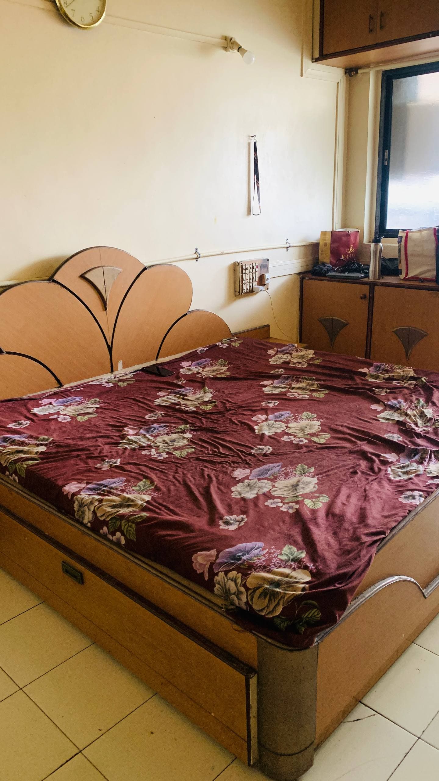 2 BHK Fully Furnished Flat – 2 Persons Required